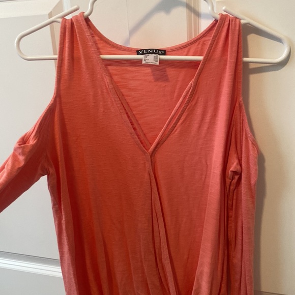 Venus open shoulder shirt size XL - Picture 2 of 4